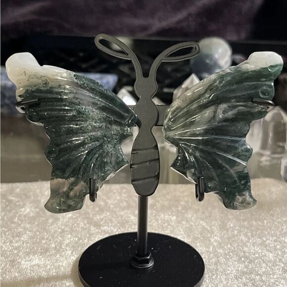 Moss Agate Butterfly Wing 2.2” Set 56g With Stand - Picture 8 of 8